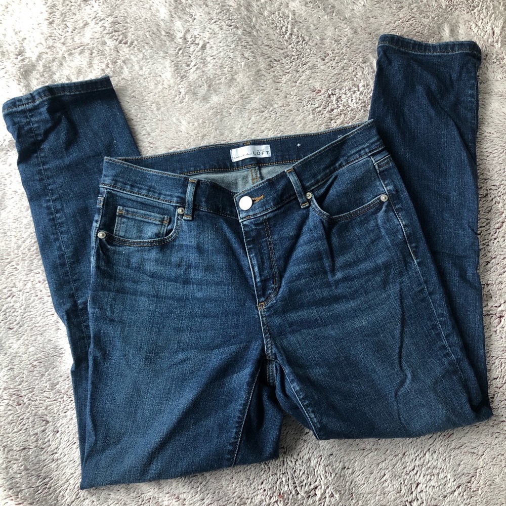modern straight denim blue jeans / size 28/6
